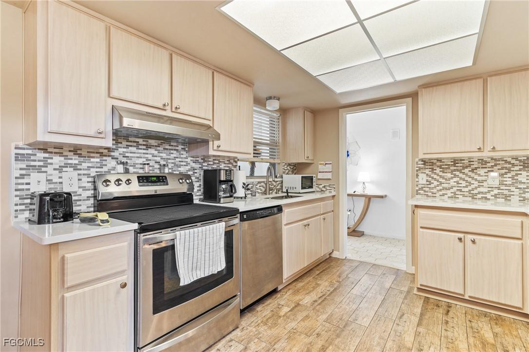 5549 Boynton Ln., Fort Myers, FL 33919