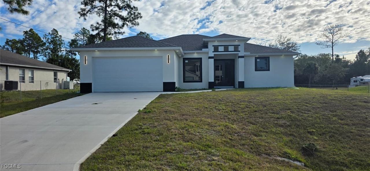 804 Calvin Ave., Lehigh Acres, FL 33972