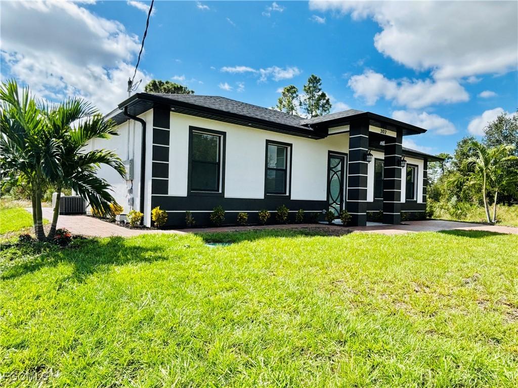 302 E 15th St., Lehigh Acres, FL 33972