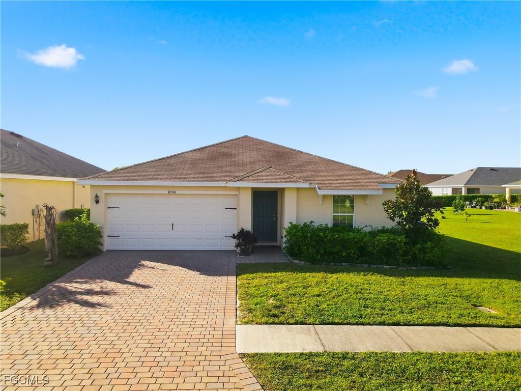 10501 Crossback Ln., Lehigh Acres, FL 33936