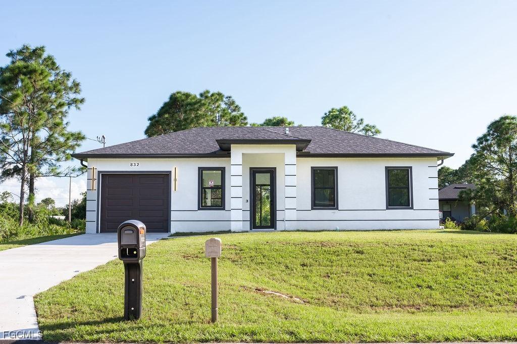 832 Carpenter St., Lehigh Acres, FL 33974