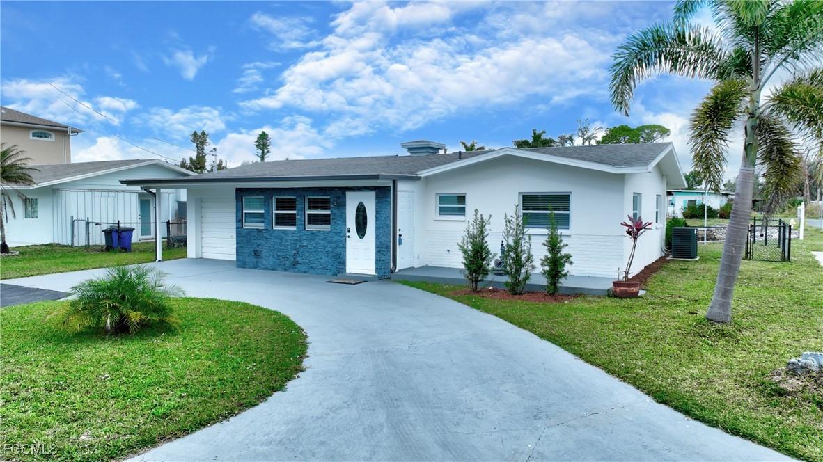 8141 Cleaves Rd., North Fort Myers, FL 33903