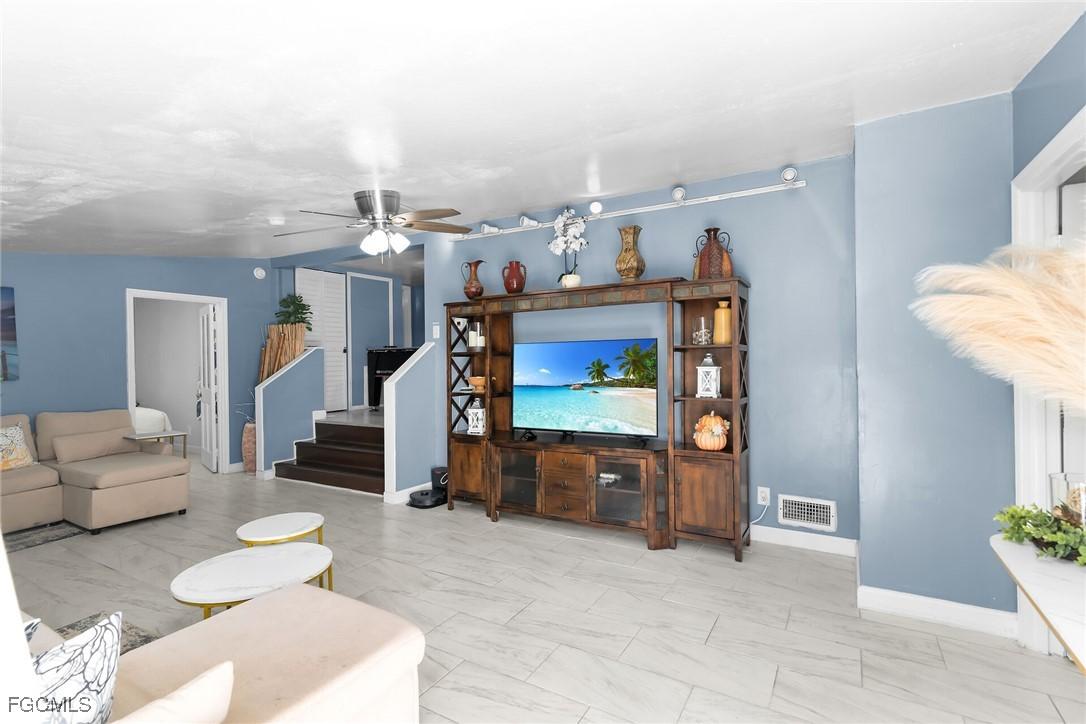 16200 Cathy Ct., Fort Myers, FL 33908