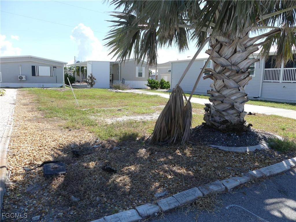 4915 Gulfgate Ln., St. James City, FL 33956