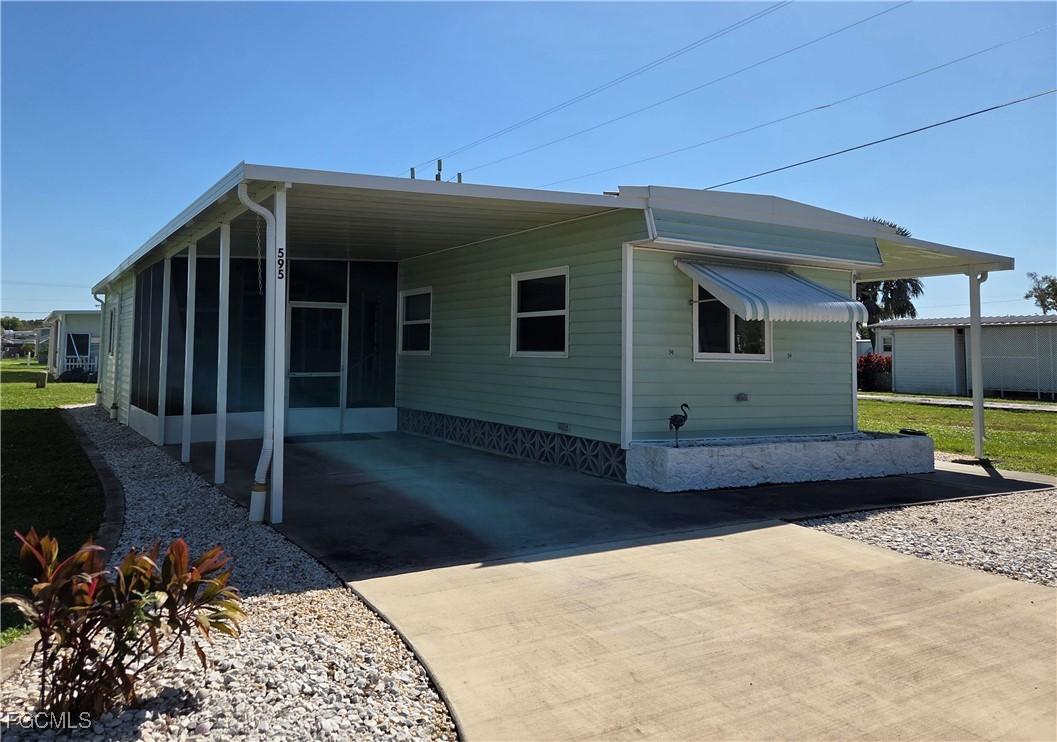 595 Daisy Dr., North Fort Myers, FL 33917