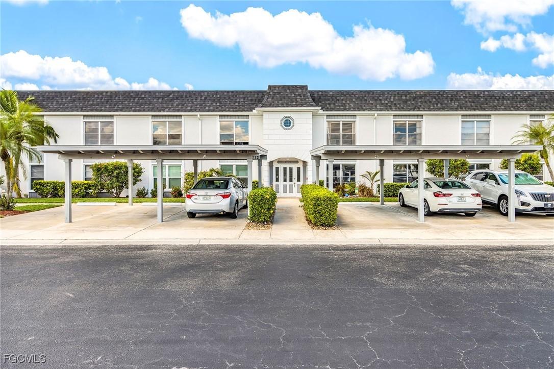 6894 Sandtrap Dr. #4, Fort Myers, FL 33919