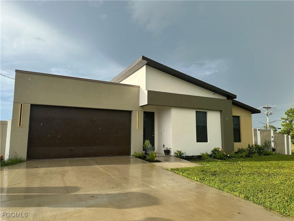 1613 N Gator Cir., Cape Coral, FL 33909