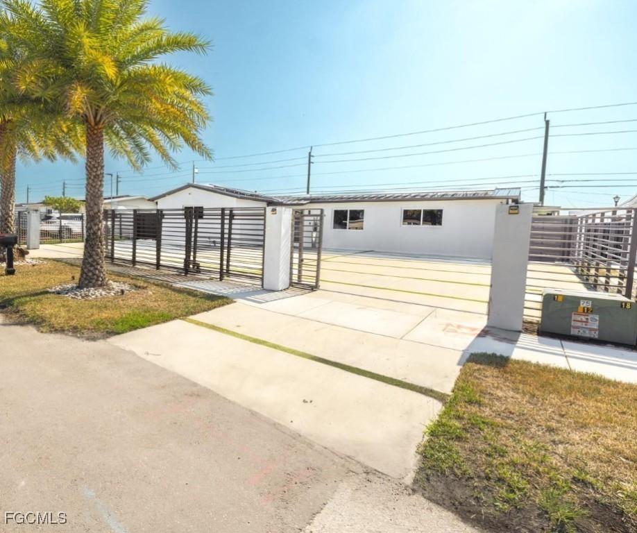 18250 Nw 86 Th Ave, Hialeah, FL 33015