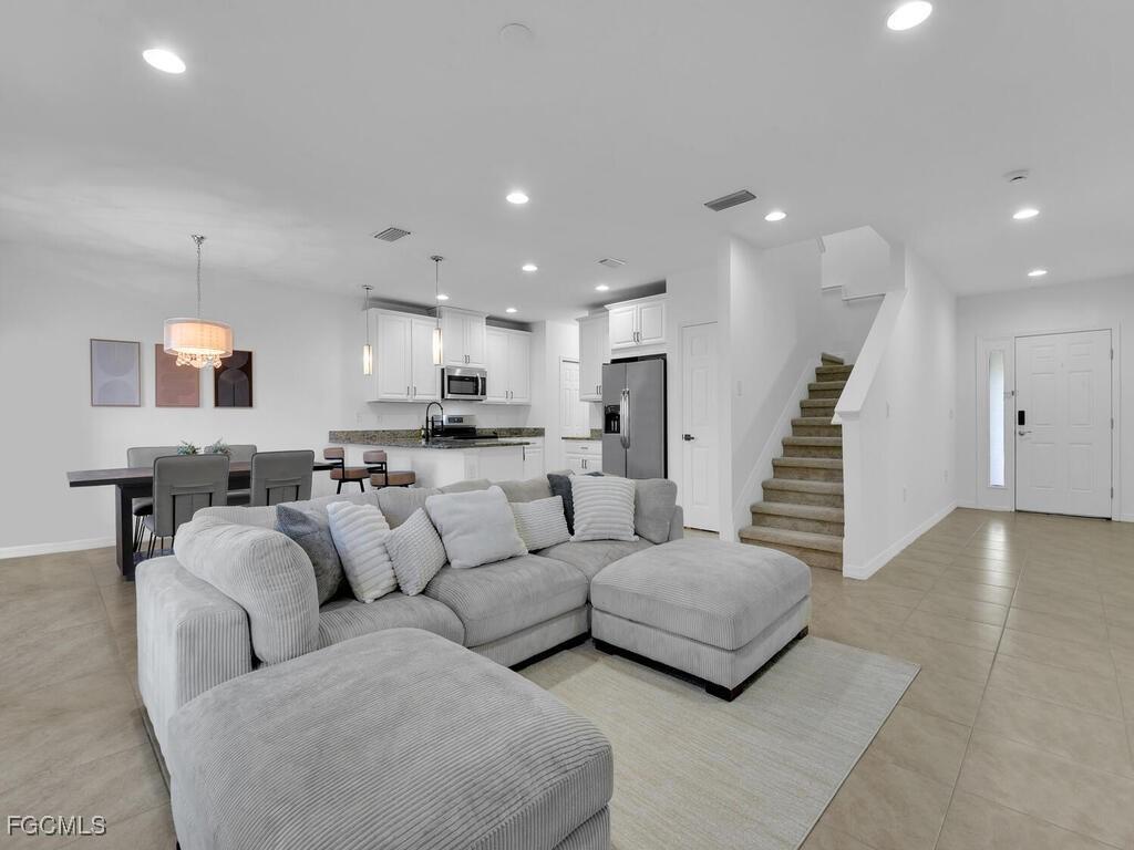 12526 Laurel Cove Dr., Fort Myers, FL 33913