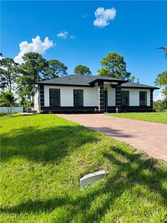 582 Eisenhower Blvd., Lehigh Acres, FL 33974