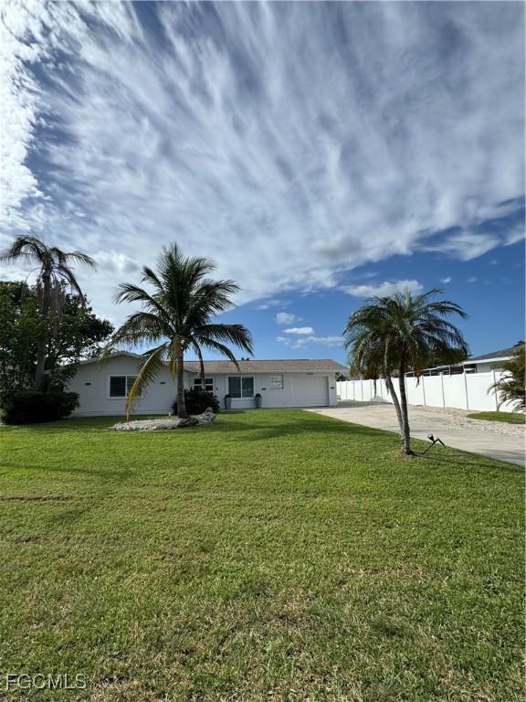 3720 SE 21st Pl., Cape Coral, FL 33904