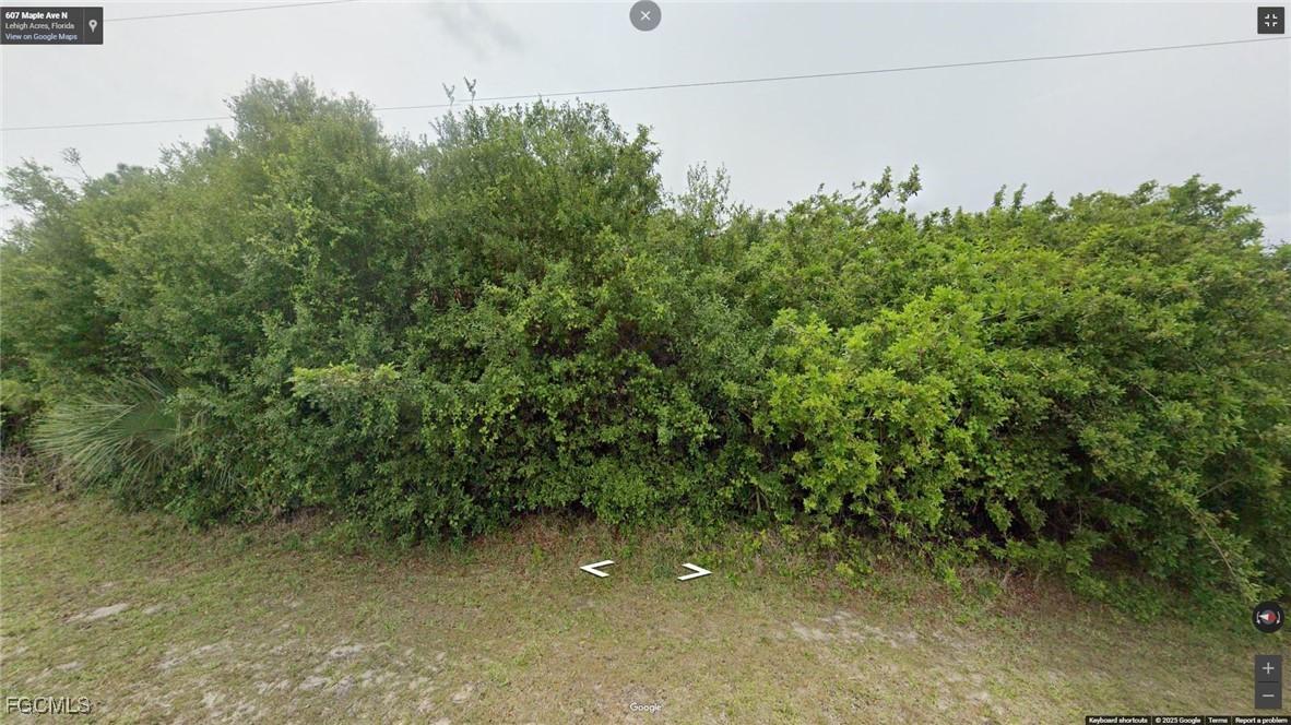 607 Maple Ave., Lehigh Acres, FL 33972