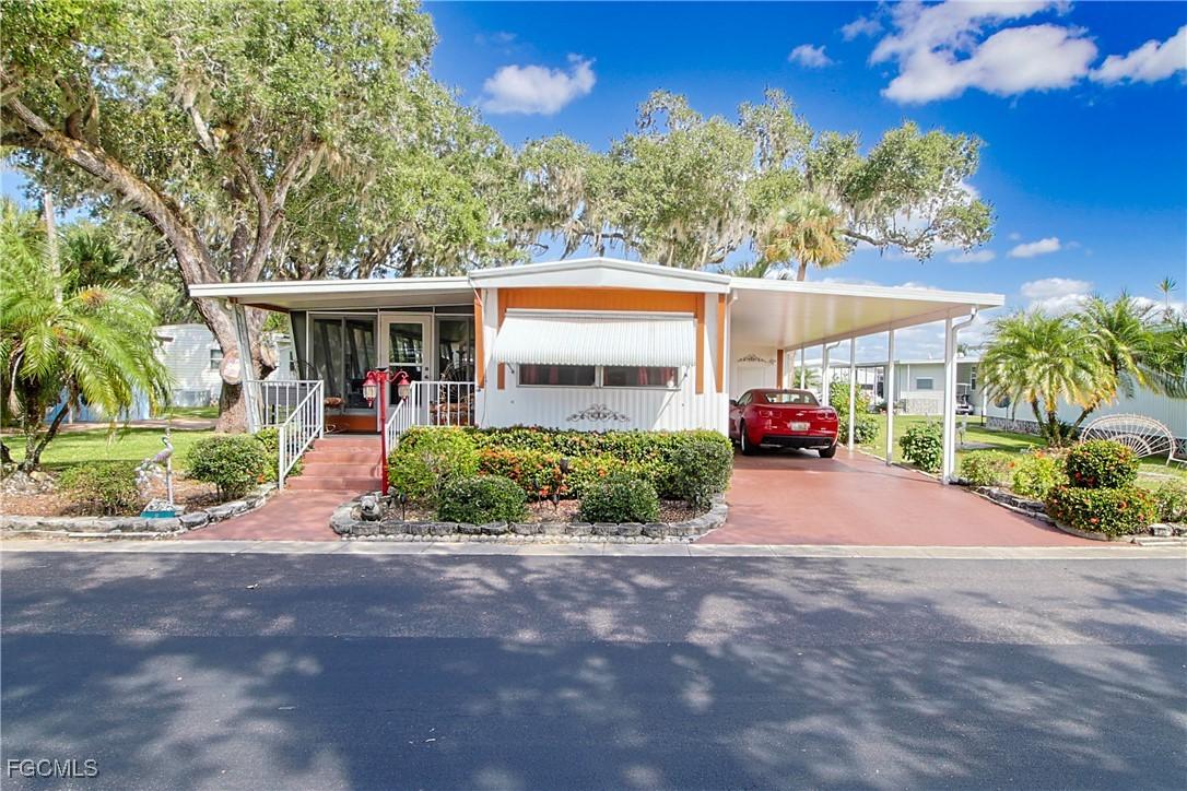 3 Basil St., Alva, FL 33920