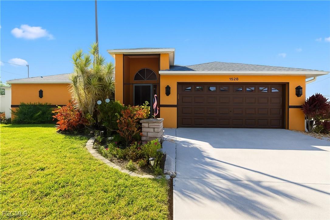 1528 NW 17th Ter., Cape Coral, FL 33993