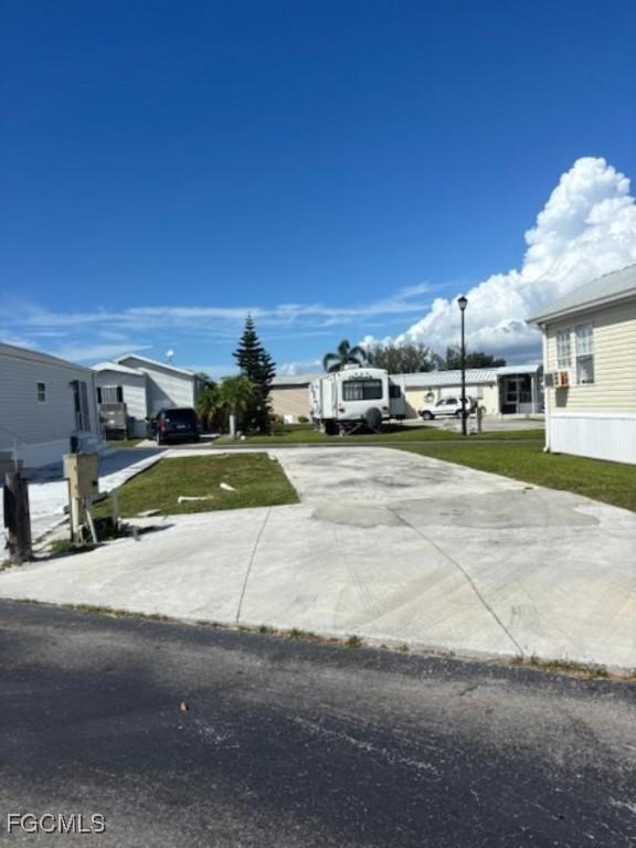 11631 Dawn Cowrie Dr., Fort Myers, FL 33908