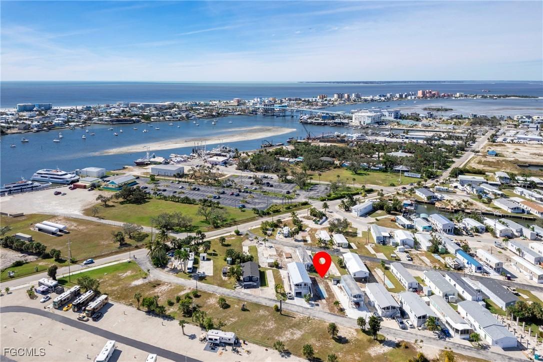 52 Oyster Bay Ln., Fort Myers Beach, FL 33931