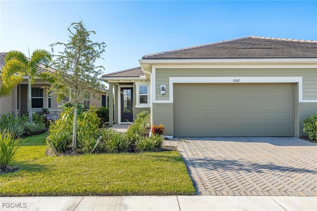 10363 Bonavie Cove Dr., Fort Myers, FL 33966