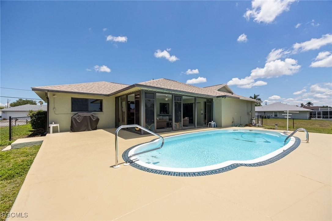 132 SW 34th Ln., Cape Coral, FL 33914