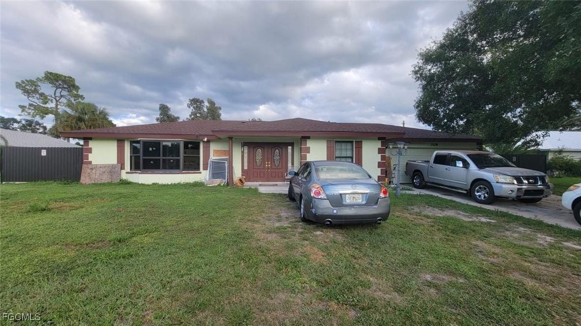 308 Maple Ave., Lehigh Acres, FL 33936