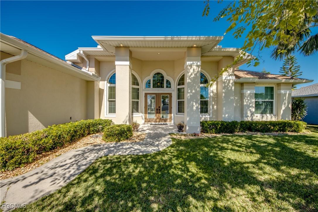 417 SE 13th St., Cape Coral, FL 33990