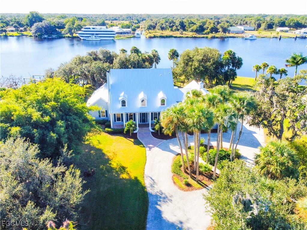 16470 Oakview Cir., Alva, FL 33920