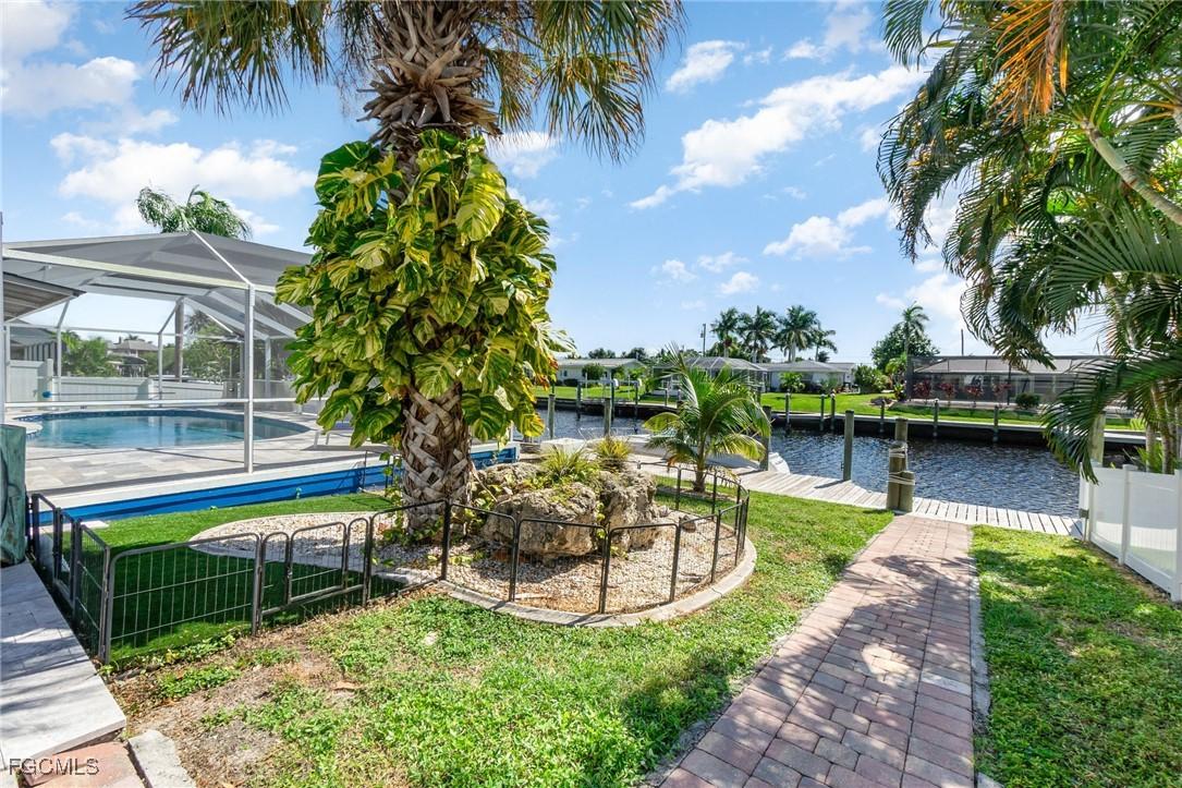 1661 Swan Ter., North Fort Myers, FL 33903