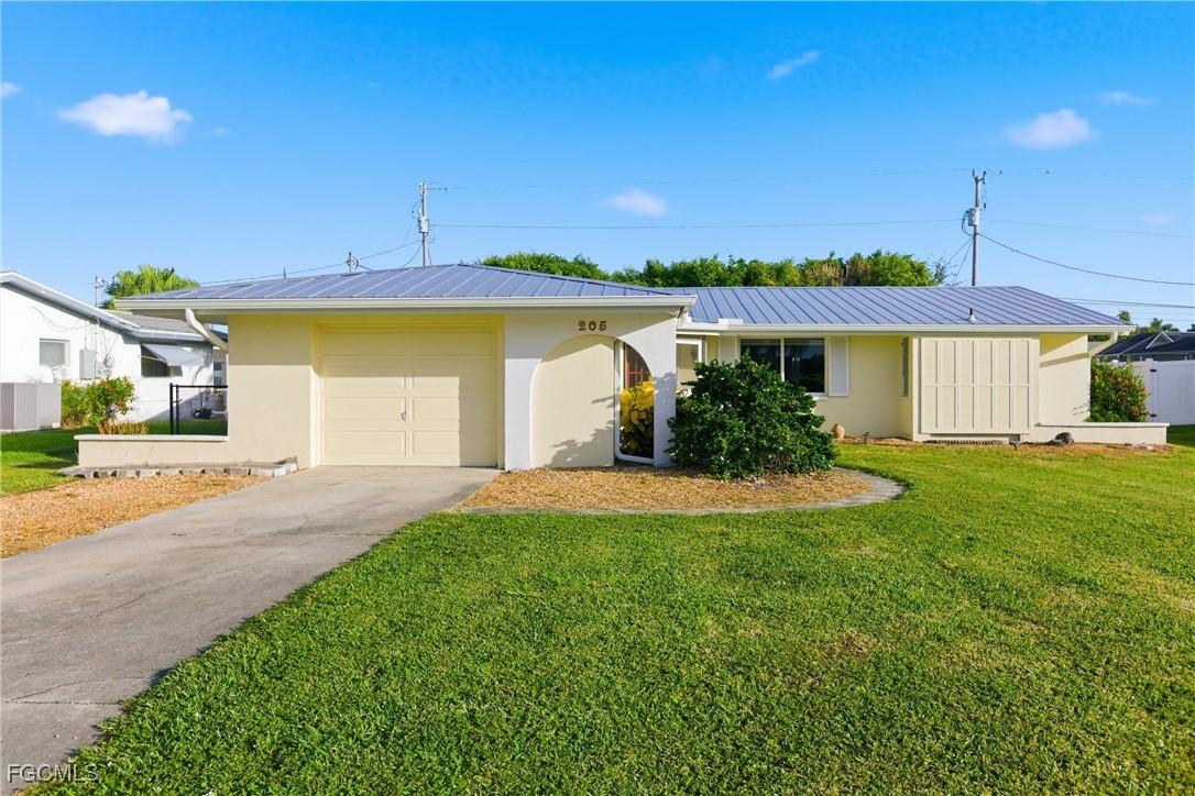 205 SE 44th Ter., Cape Coral, FL 33904