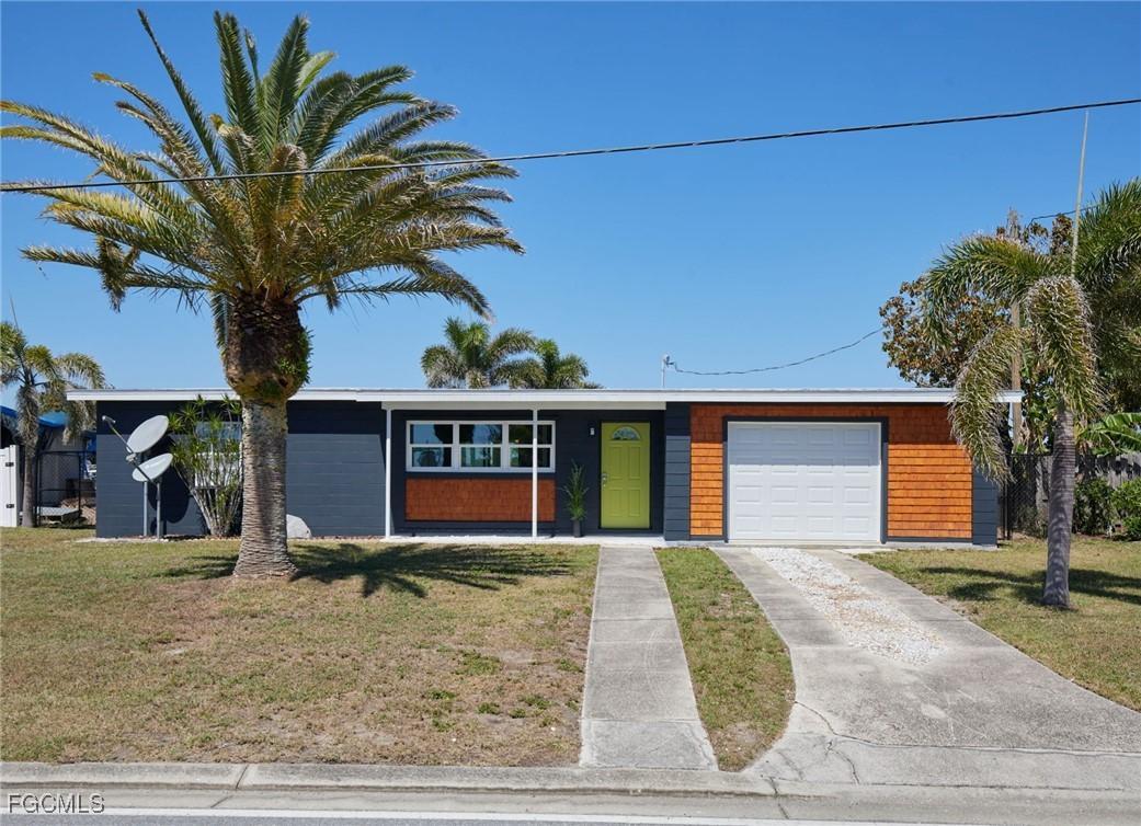 125 Palmetto Cir., Port Charlotte, FL 33952