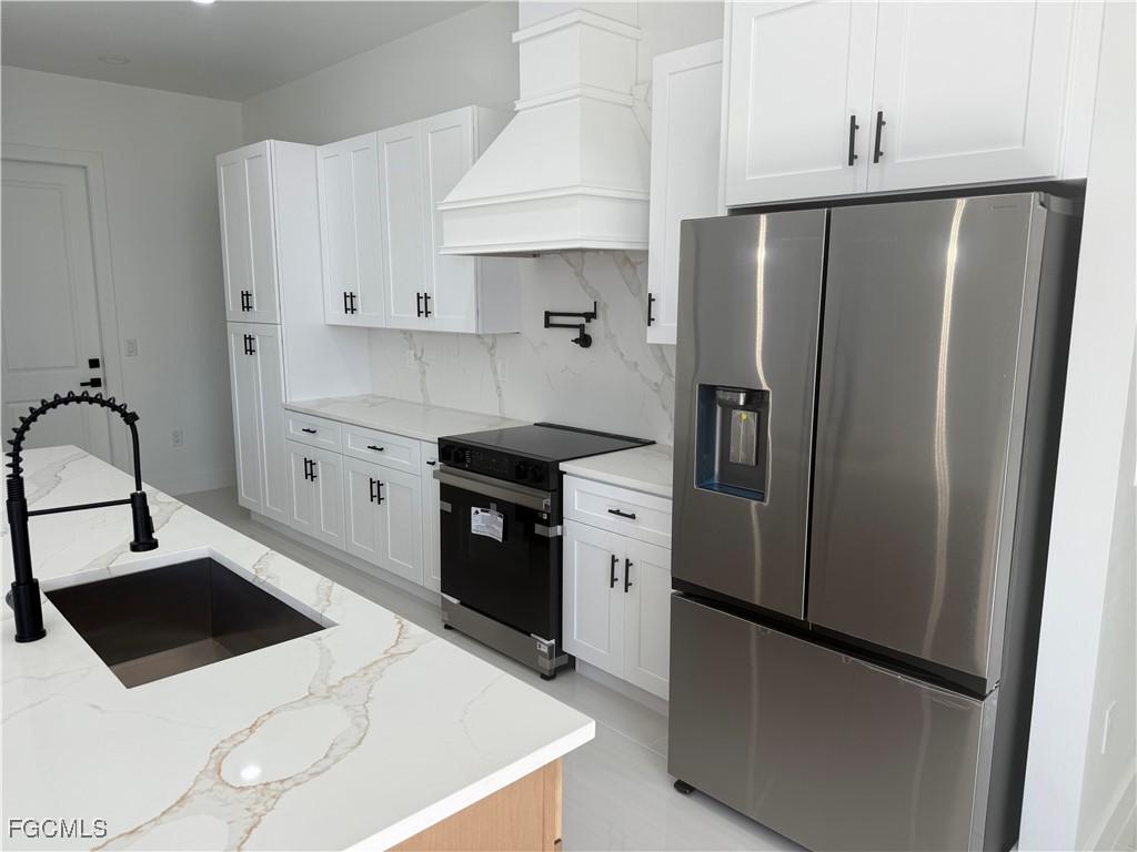 1150 Eclipse St., Lehigh Acres, FL 33974