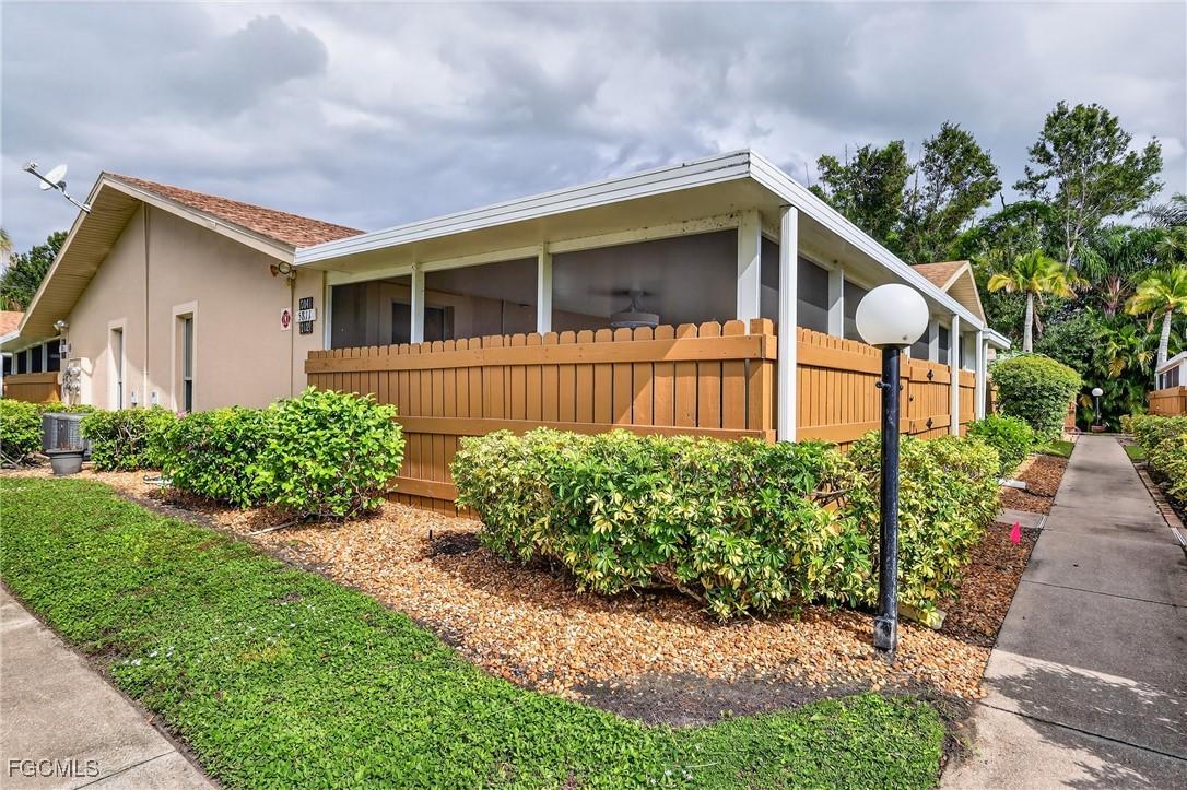 5811 Crystal Lake Ln. #102, North Fort Myers, FL 33917