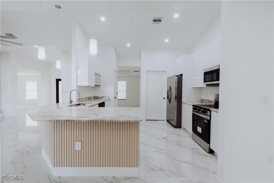 3604 12th St., Lehigh Acres, FL 33905