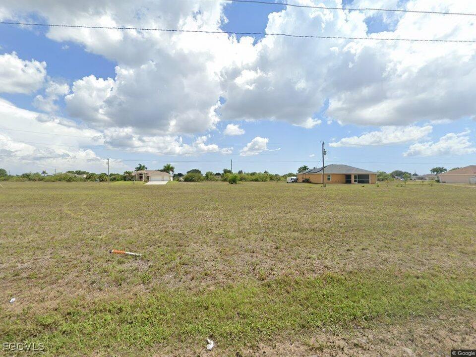 914 Kismet Pkwy., Cape Coral, FL 33909
