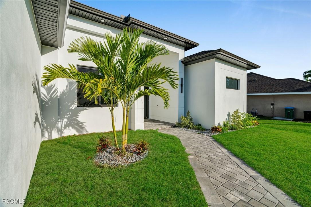 3913 Agualinda Blvd., Cape Coral, FL 33914