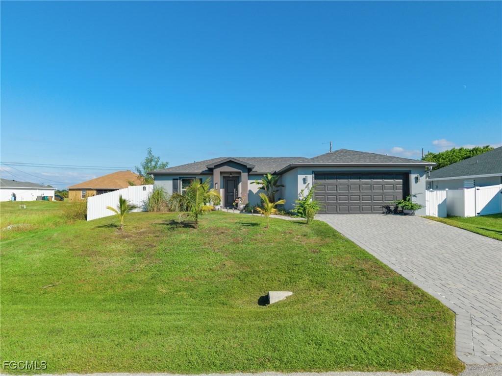 2737 NE 2nd Pl., Cape Coral, FL 33909