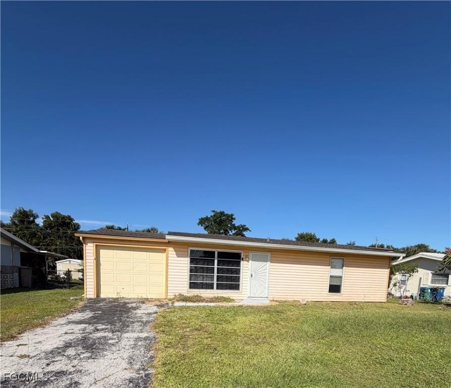 871 Lake Mcgregor Dr., Fort Myers, FL 33919