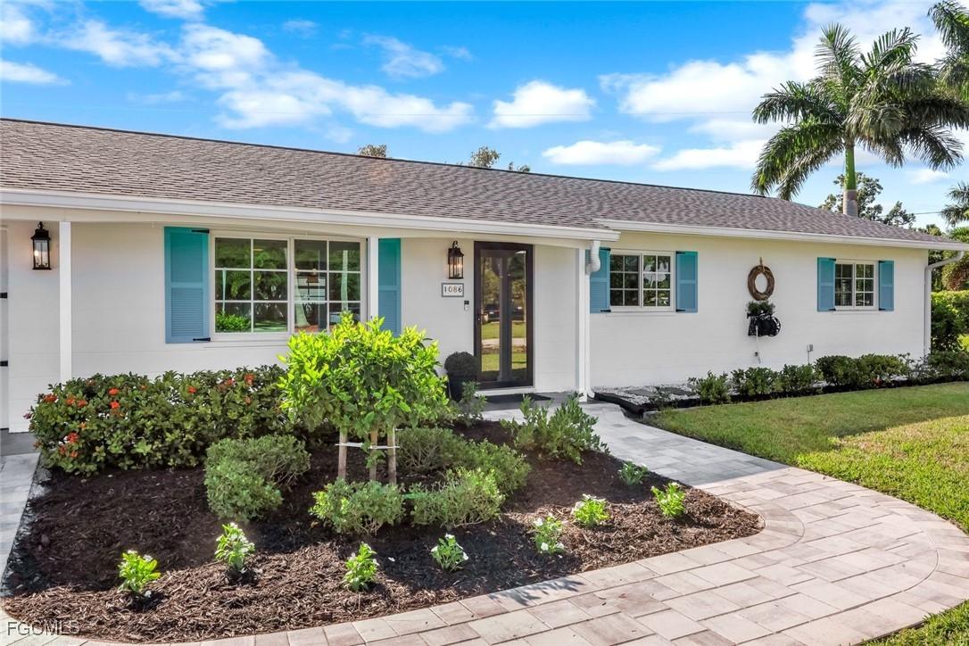 1086 N Town And River Dr., Fort Myers, FL 33919