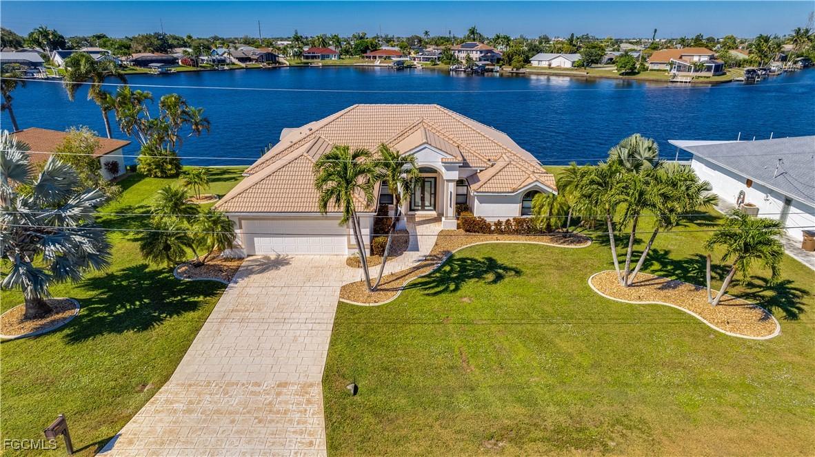 313 SE 33rd Ter., Cape Coral, FL 33904