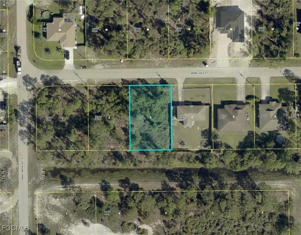 714 Almelia St., Lehigh Acres, FL 33974