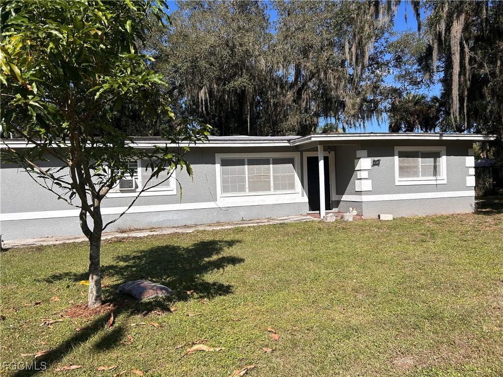 438 7th Ave., Labelle, FL 33935