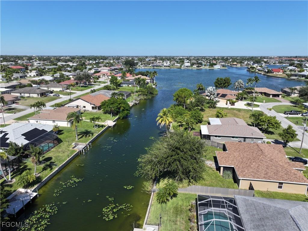 420 SE 9th Pl., Cape Coral, FL 33990