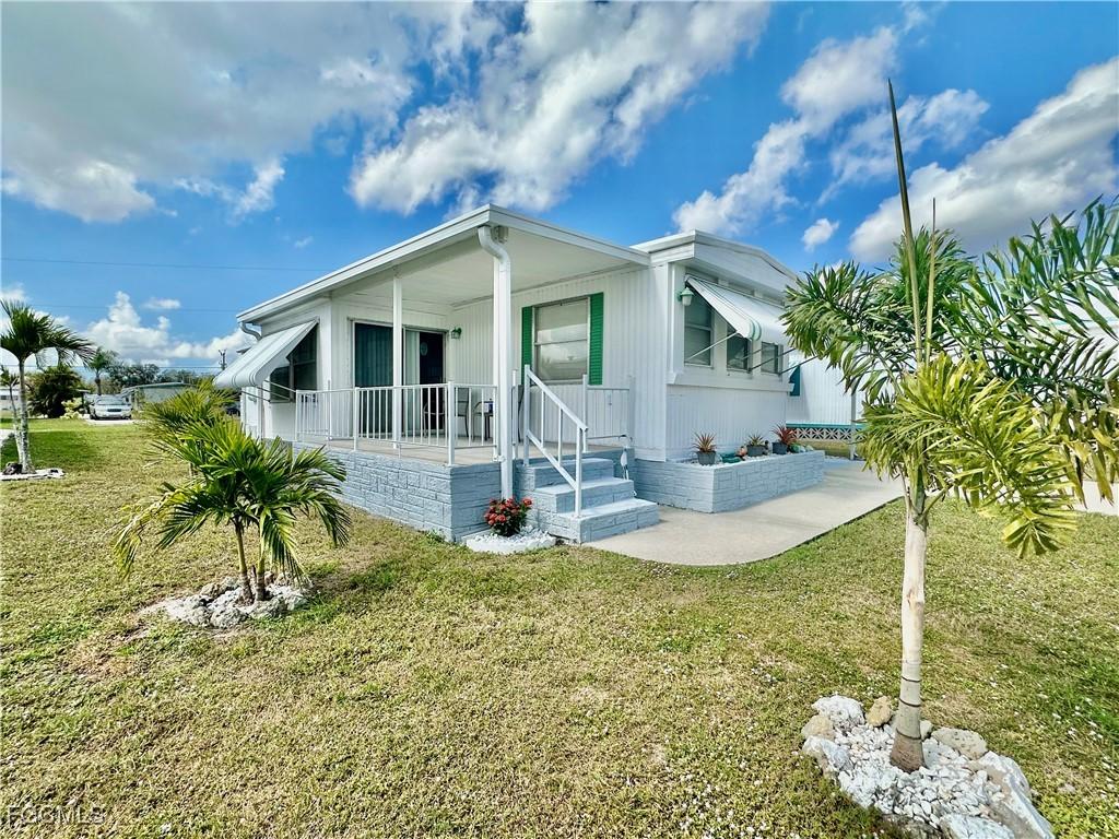 208 Brandywine Ln., North Fort Myers, FL 33917