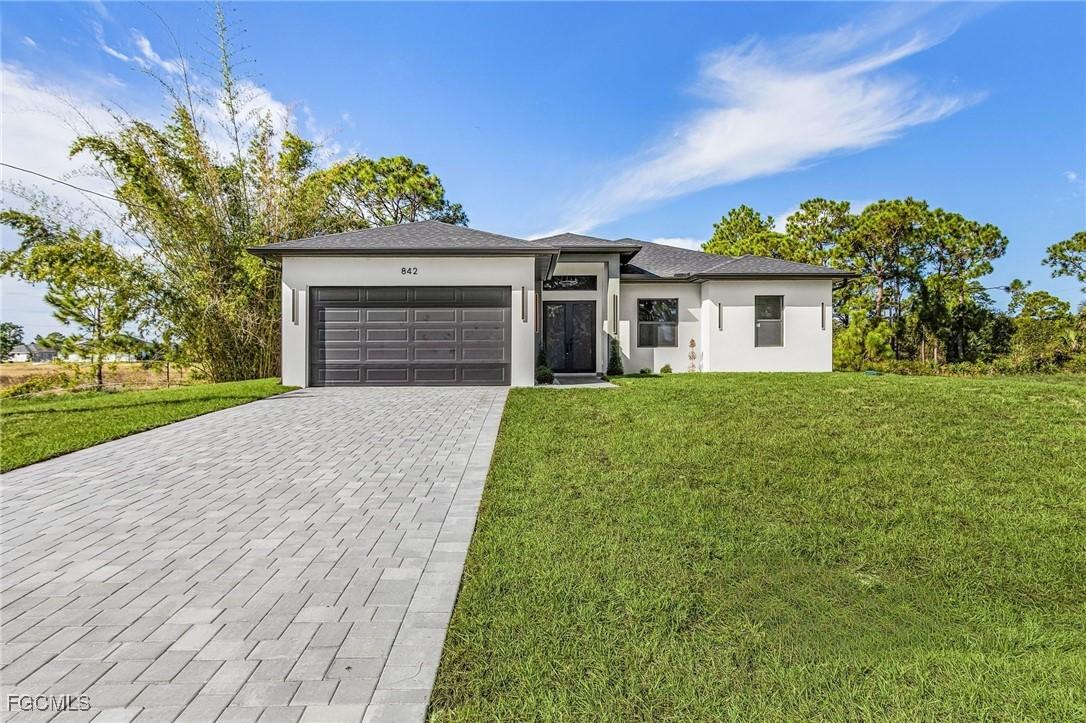 842 Nina Ave., Lehigh Acres, FL 33974