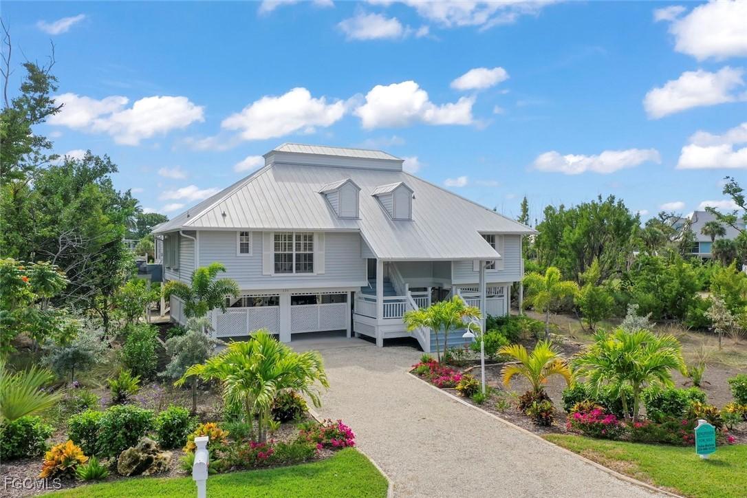 220 Daniel Dr., Sanibel, FL 33957
