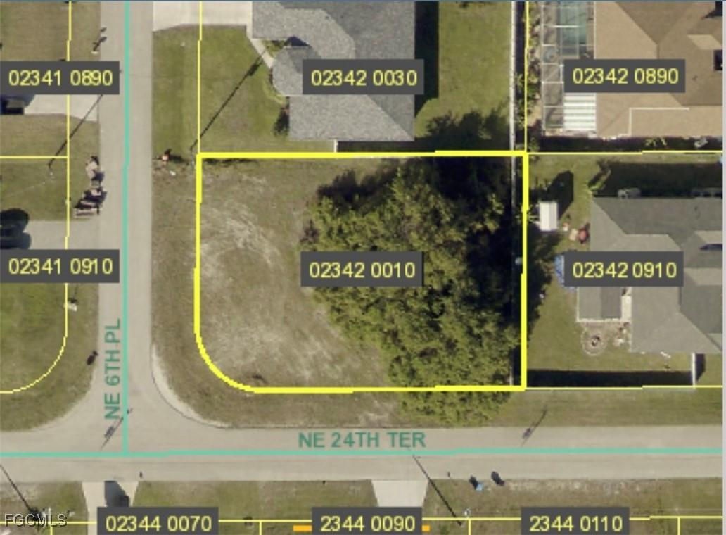 2417 NE 6th Pl., Cape Coral, FL 33909