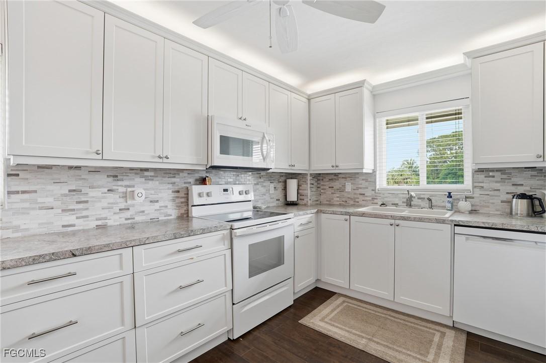 2079 Barkeley Ln. #24, Fort Myers, FL 33907