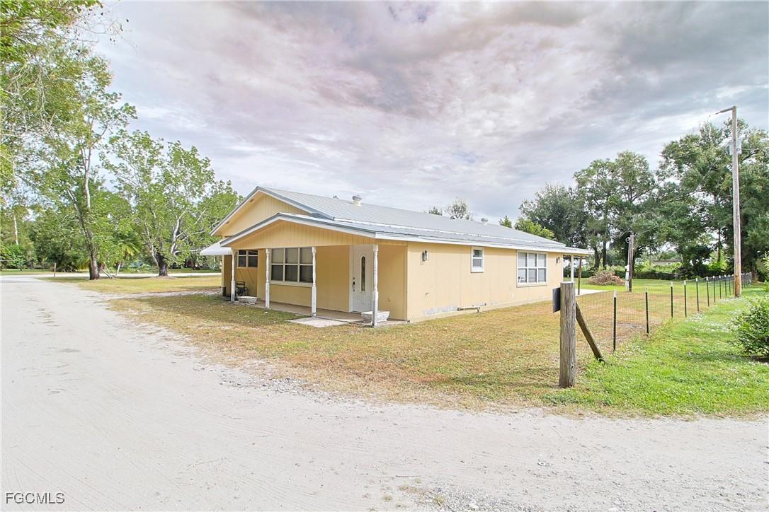 6620 Golden Rd., North Fort Myers, FL 33917