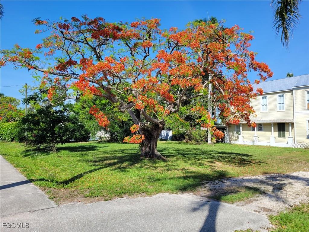 12430 Mcgregor Blvd., Fort Myers, FL 33919