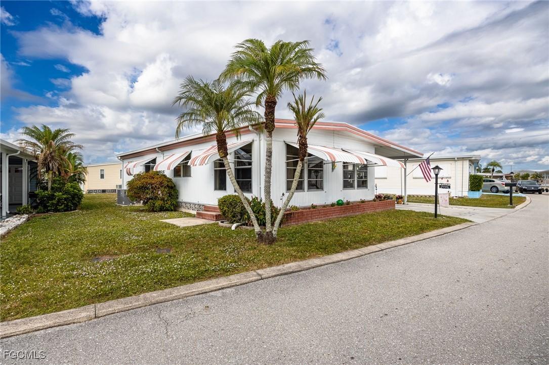 537 Palmer Blvd., North Fort Myers, FL 33903