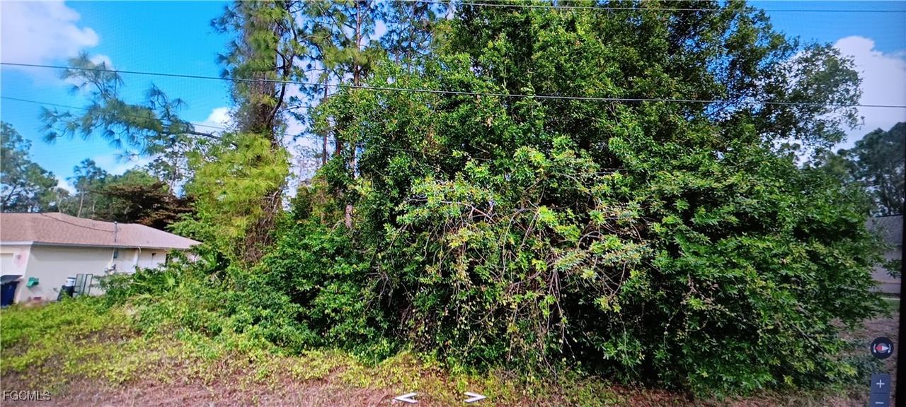 1022 Alfreda Ave., Lehigh Acres, FL 33971