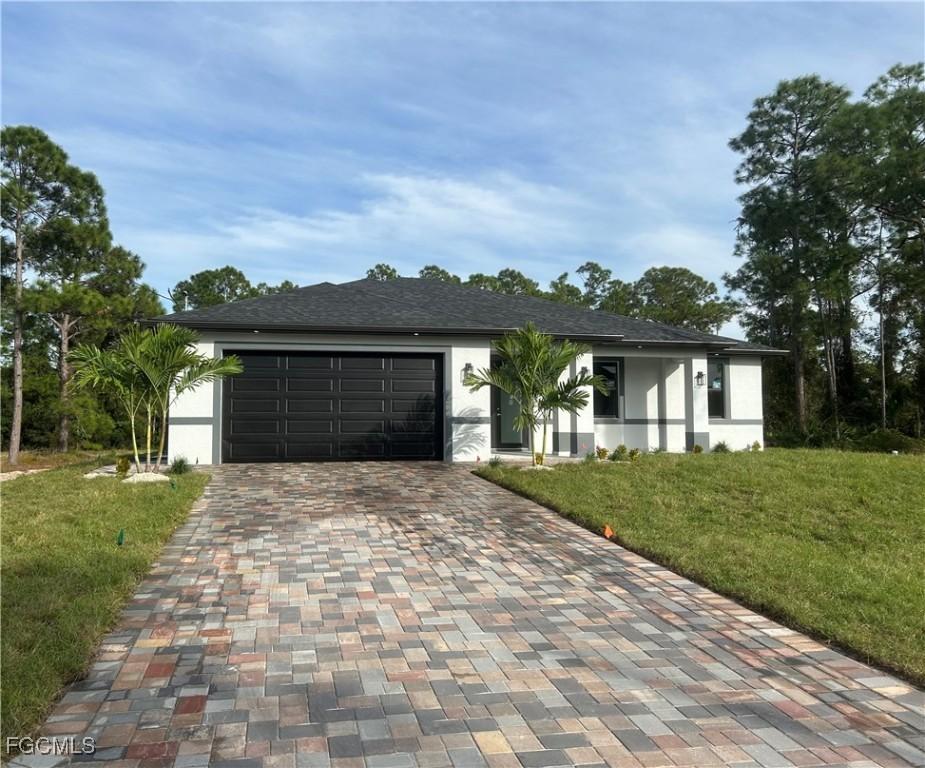 851 Troy Ave., Lehigh Acres, FL 33974